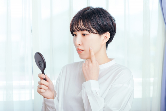 【弘前のはらクリニックが解説】顔のたるみの原因・起こりやすい部位